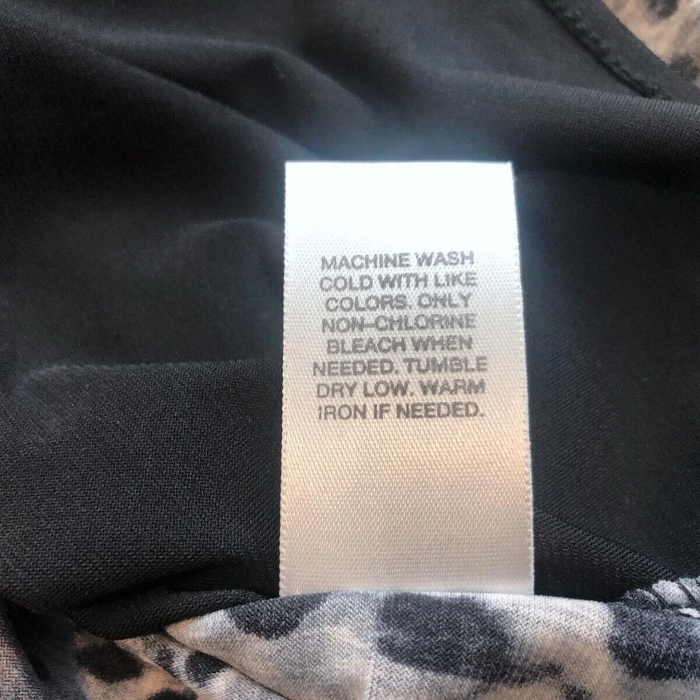 (NWT) Dress Barn Women's Black/Gray Leopard Long Sleeve Faux Wrap Top Size PM - Picture 9 of 9